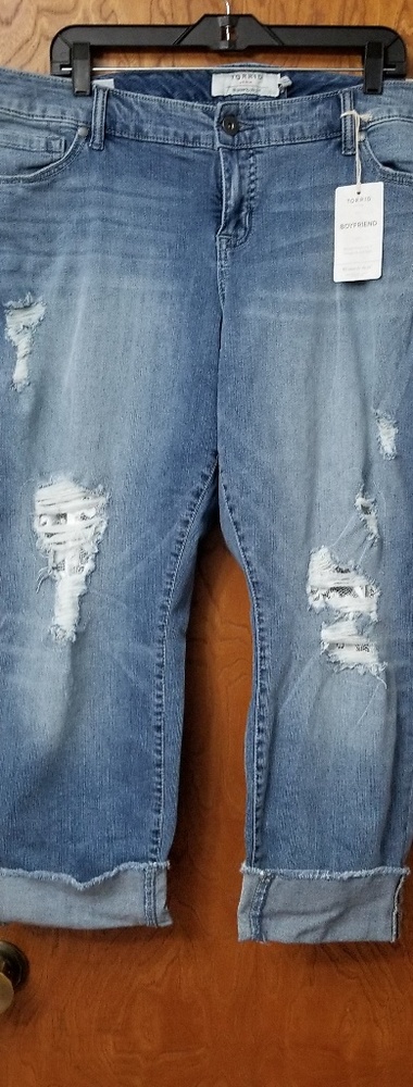 Torrid lace underlay cropped boyfriend jeans